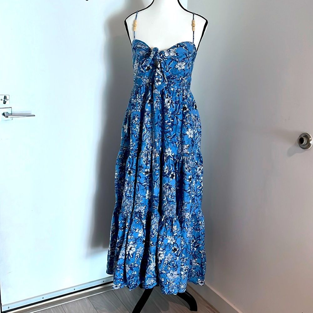 Linen blue and white maxi dress. tie front and key hole detail